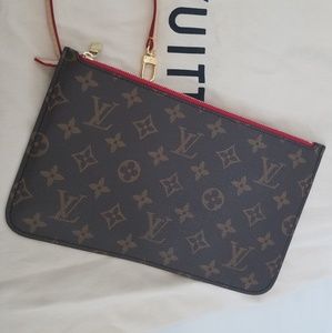 Louis Vuitton Neverfull Wristlet